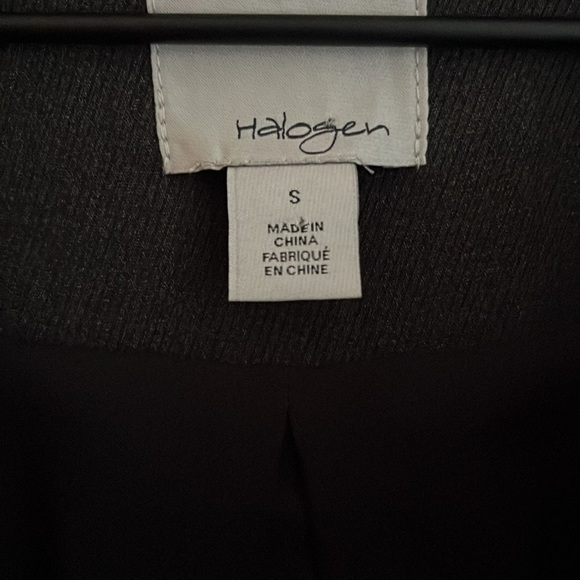 Halogen cape, well made and elevates an outfit! - Picture 3 of 5